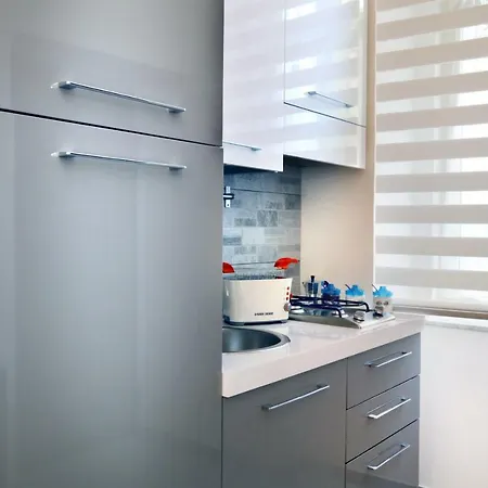 Alexandra Exclusive נאפולי