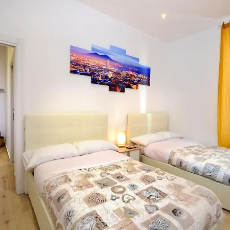 Alexandra Exclusive アパート