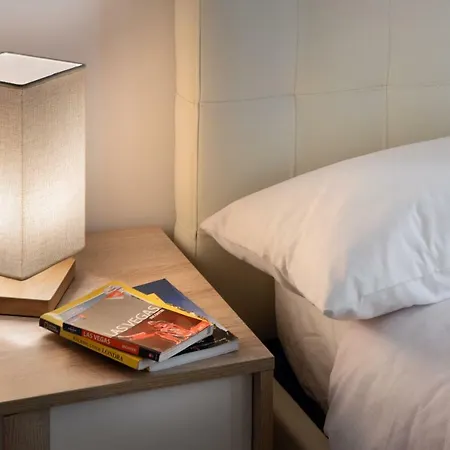 Alexandra Exclusive アパート